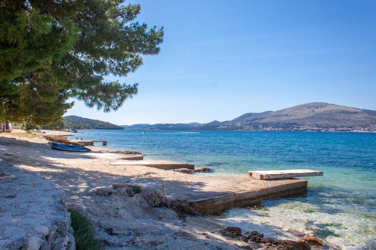 Marcel Apartment Mit Meerblick Trogir Bagian luar foto